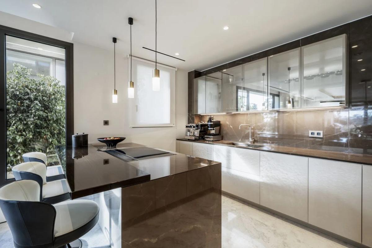 Sale of apartment in Barrio Las Lomas de Río Verde, Marbella
photo 3