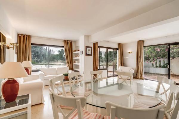 Duplex en venta en Calle Sierra Bermeja, Marbella photo 1