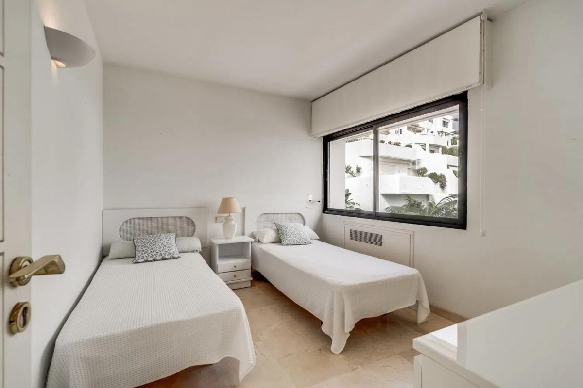 Duplex sale in Calle Sierra Bermeja, Marbella photo 3