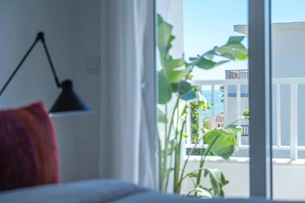 Apartment for sale in  Barrio Las Lomas de Río Verde, Marbella photo 4