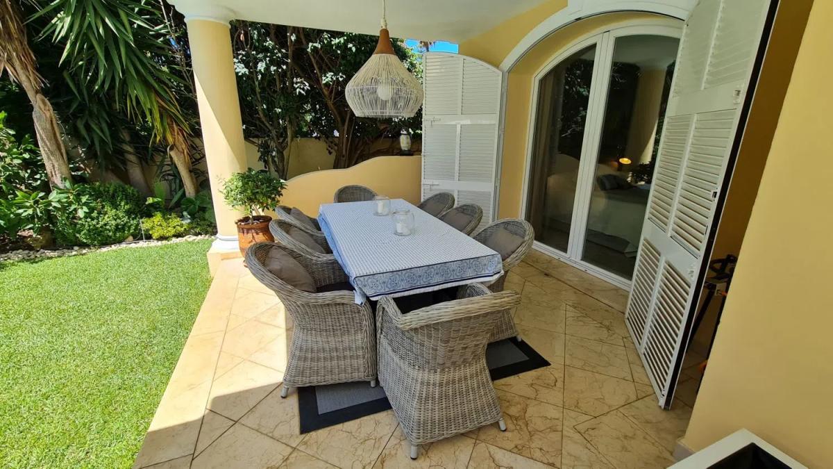 Venta de chalet independiente en Barrio La Carolina-Guadalpín, Marbella
photo 3