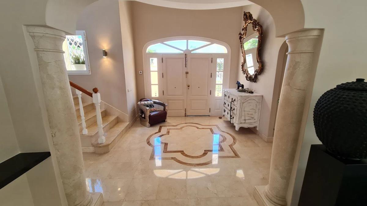 Venta de chalet independiente en Barrio La Carolina-Guadalpín, Marbella
photo 4