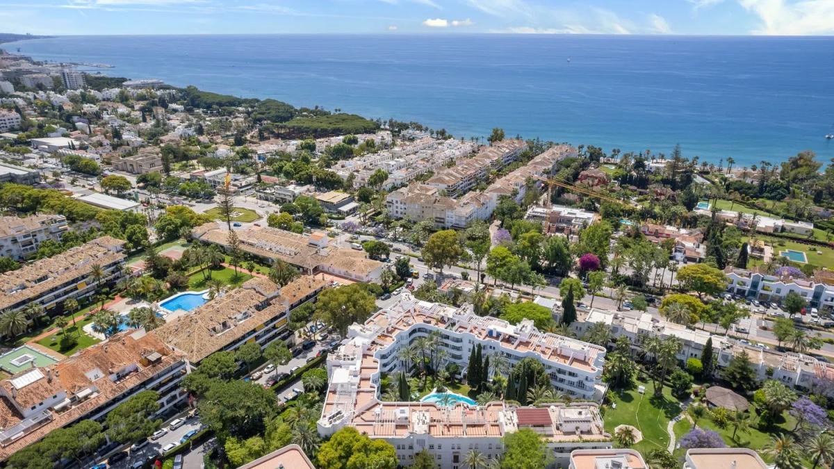 Sprzedaż mieszkania w Urbanizacion Marbella Real, 13, Marbella
photo 1