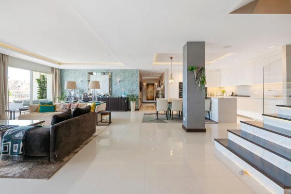 Duplex for sale in Barrio Las Lomas de Río Verde, Marbella photo 4