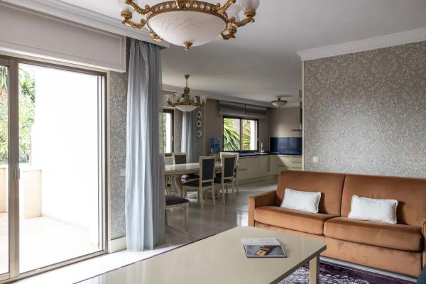 Mieszkanie na sprzedaż w Barrio Lomas de Marbella Club, Marbella photo 1