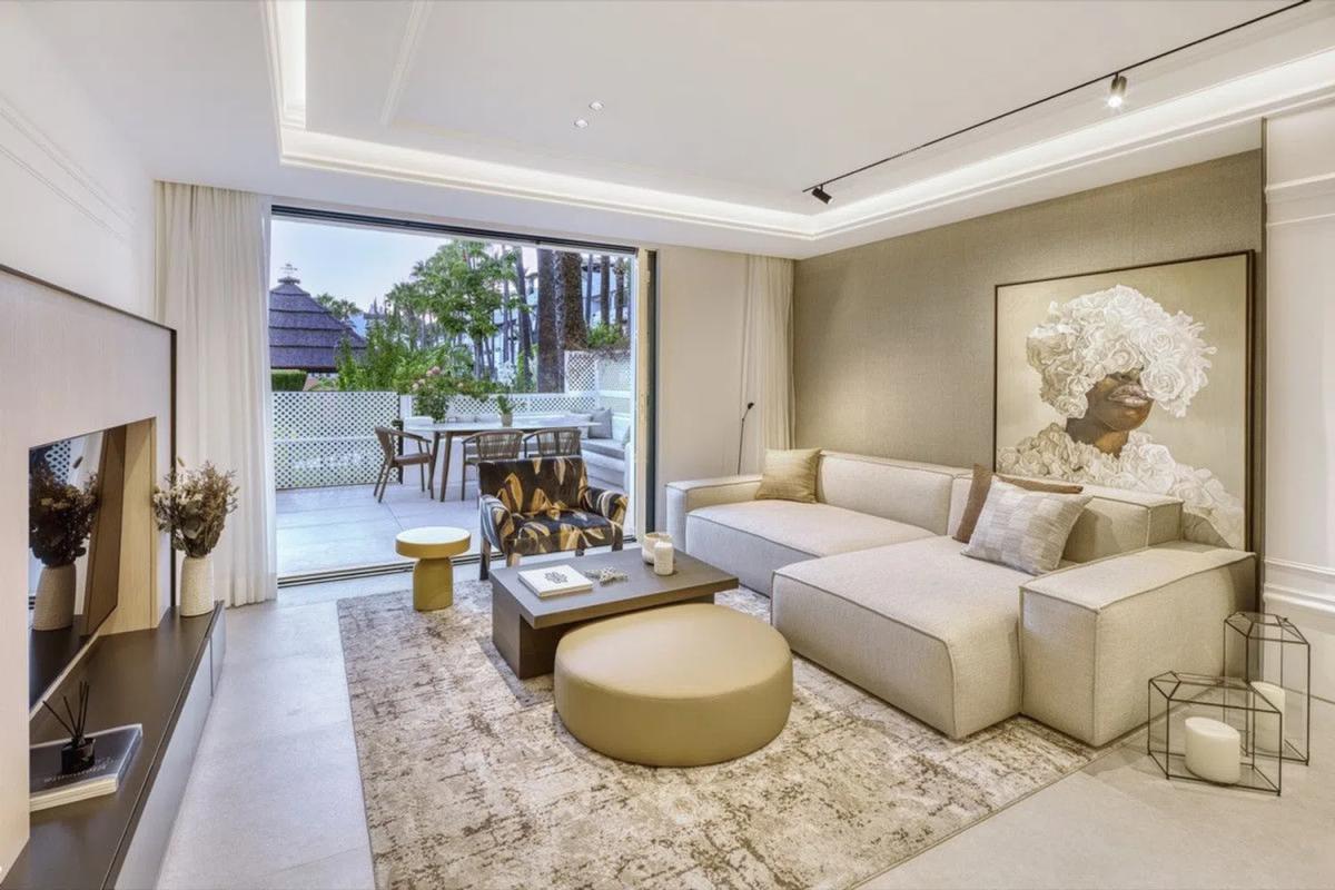 Sale of apartment in ኡርባኒሳሲኦን ፑኤንቴ ሮማኖ, 2, Marbella
photo 1