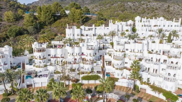 Piso en venta en  MARBELLA HILL CLUB, 1 B, Marbella photo 2