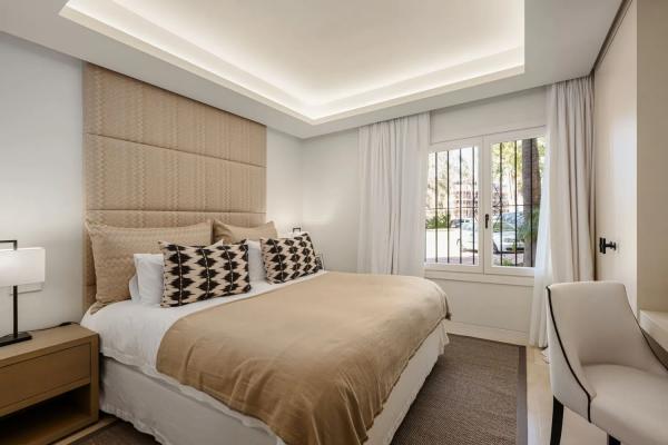 Piso en venta en  Barrio Puente Romano, Marbella photo 4