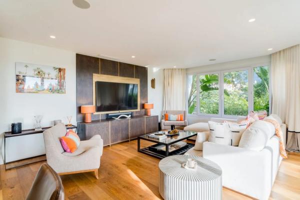 Apartment for sale in  Urbanización Monte Paraíso, 1, Marbella photo 2