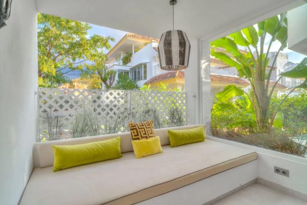 Apartment for sale in  Urbanización Monte Paraíso, 1, Marbella photo 3