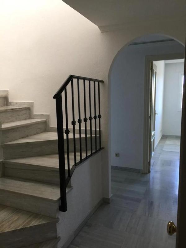 Penthouse sale in Barrio La Carolina-Guadalpín, Marbella photo 2
