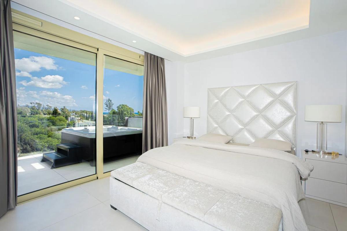 Venta de duplex en Barrio Las Lomas de Río Verde, Marbella photo 3