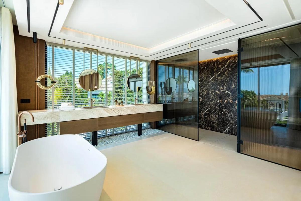 Venta de chalet independiente en Barrio Sierra Blanca, Marbella
 photo 3