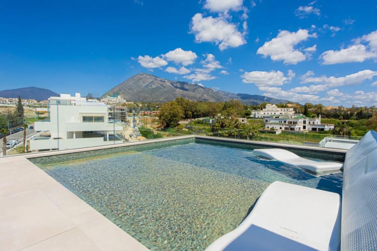 Penthouse sale in Lomas del rio verde, Marbella photo 2