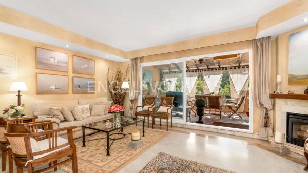 Detached villa for sale in  Calle Cerquilla de Nagûeles, Marbella photo 2