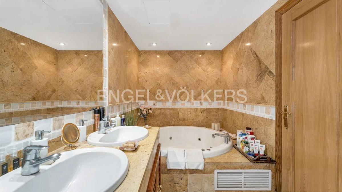 Venta de chalet independiente en Calle Cerquilla de Nagûeles, Marbella
 photo 4