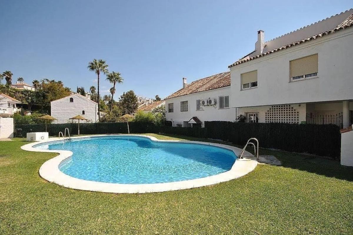 Venta de chalet independiente en Urbanizacion El Capricho s/n, Marbella
photo 1