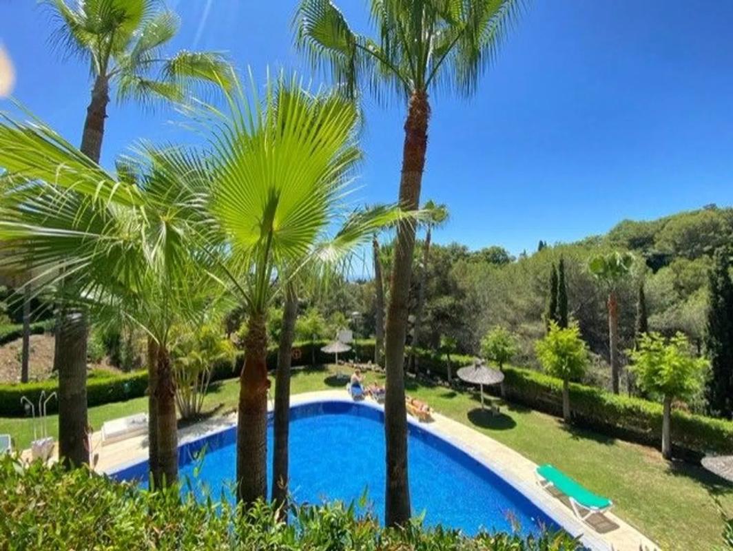 Penthouse sale in Calle Montemenor, Marbella photo 1