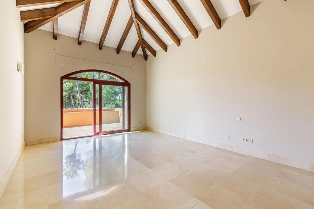 Sprzedaż niezależnego domku jednorodzinnego w  Urbanizacion Altos Reales, Marbella photo 5
