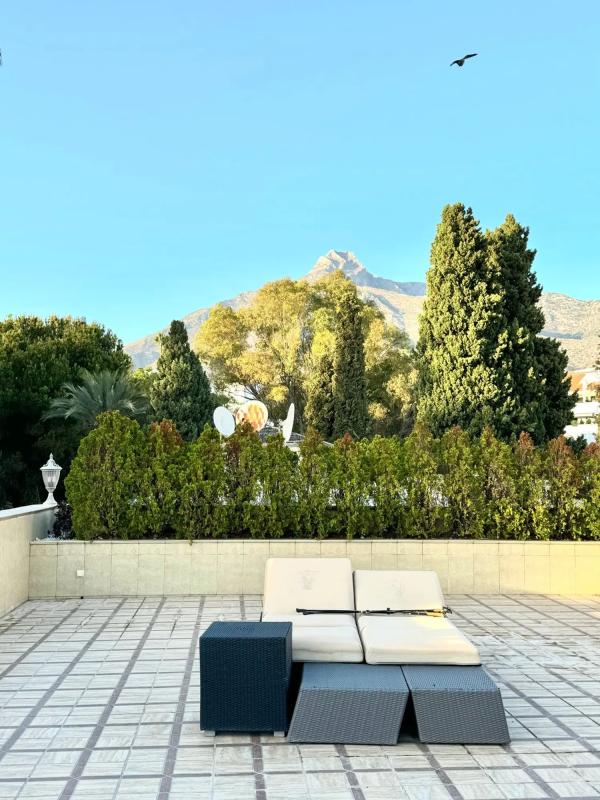 Sprzedaż duplexu w Barrio Lomas de Marbella Club, Marbella photo 2