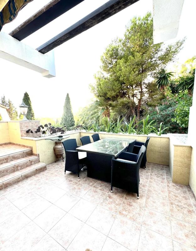 Sprzedaż duplexu w Barrio Lomas de Marbella Club, Marbella photo 3