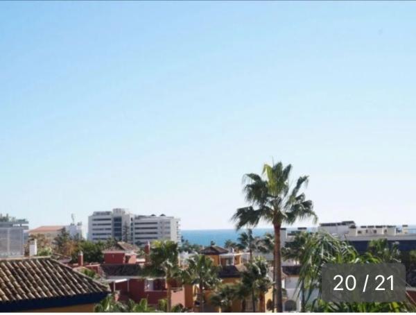 Penthouse na sprzedaż w  Barrio La Carolina-Guadalpín, Marbella photo 1