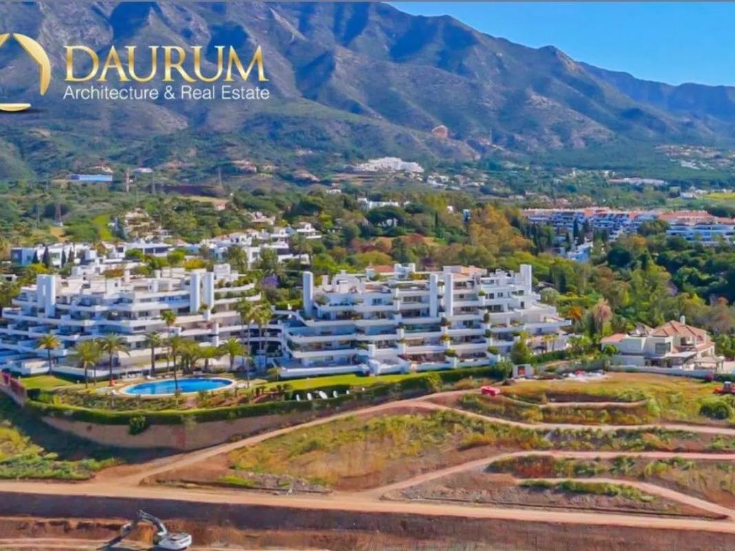 Duplex sale in Barrio Lomas de Marbella Club, Marbella photo 1