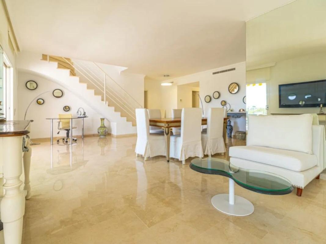 Duplex sale in Barrio Lomas de Marbella Club, Marbella photo 2