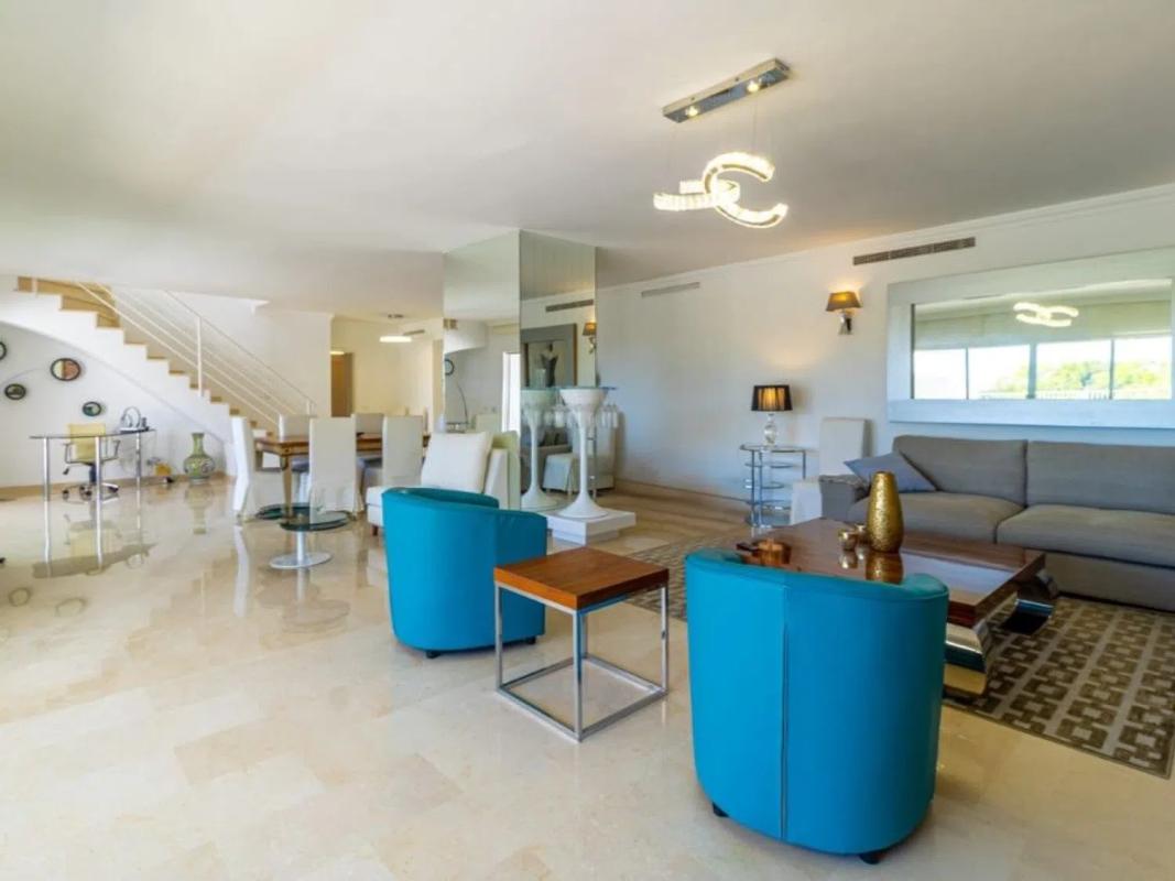 Duplex sale in Barrio Lomas de Marbella Club, Marbella photo 3