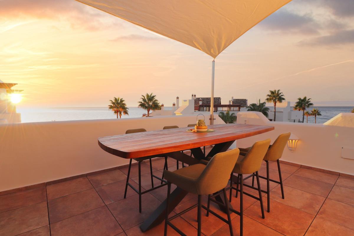 Obra nueva Bahia de Velerin en Estepona (Revista) photo 3