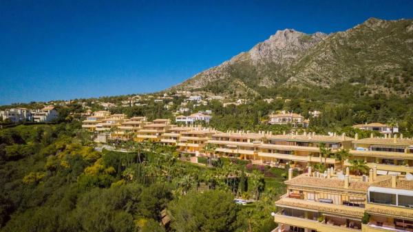 Penthouse na sprzedaż w  Calle Montemenor-b s/n, Marbella photo 1