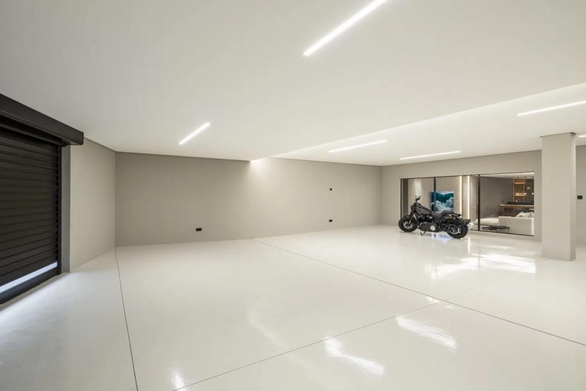Продажа отдельного шале в  Barrio Las Lomas de Río Verde, Марбелла photo 3