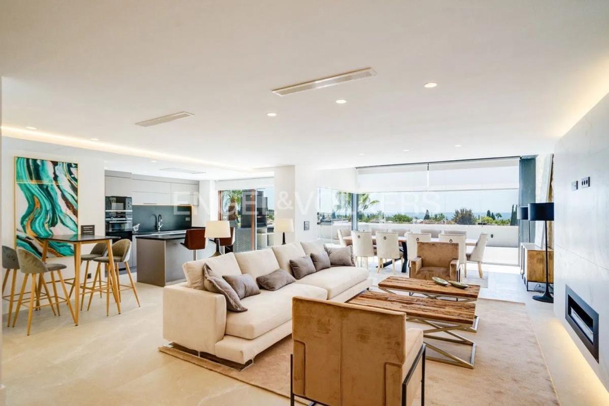 Venta de ático en  Urbanización Monte Paraíso, Marbella photo 2