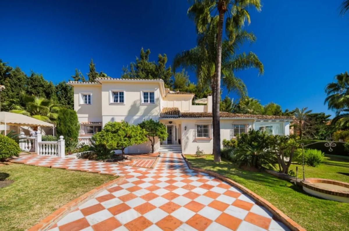 Sale of independent chalet in Barrio Nagüeles, Marbella
photo 1
