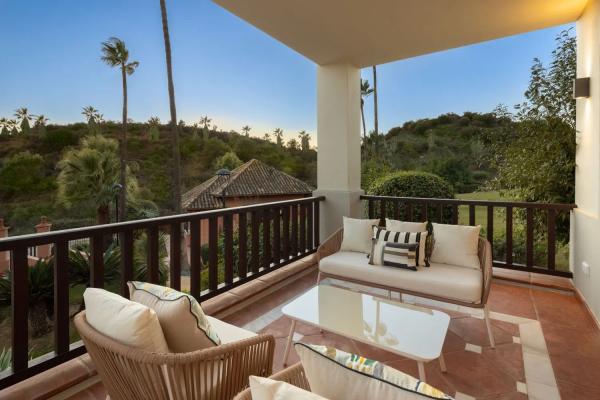 Chalet independiente en venta en  Urbanización la Capellanía, 10 --2, Marbella photo 4