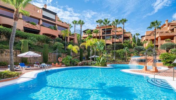 Piso en venta en  Avenida Buchinger, 75, Marbella photo 1