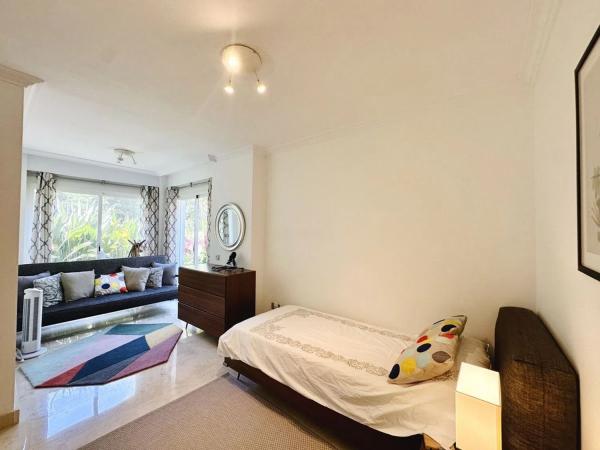 Piso en venta en  Barrio Lomas de Marbella Club, Marbella photo 3