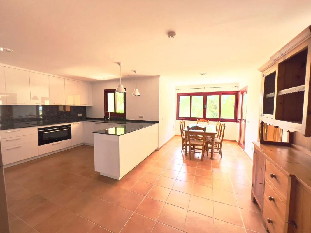 Sale of independent chalet in Camino de Camoján, Marbella
photo 4
