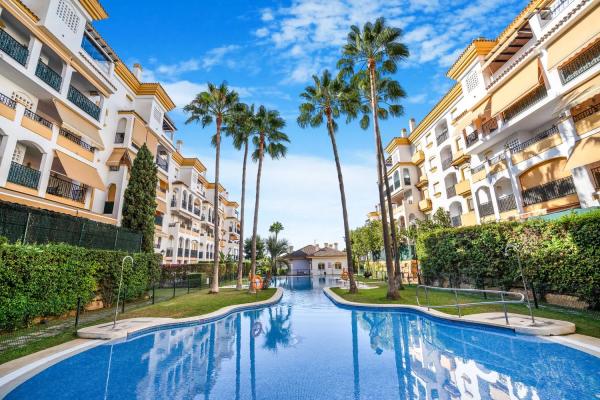 Piso en venta en  Costa Nagueles s/n, Marbella photo 1