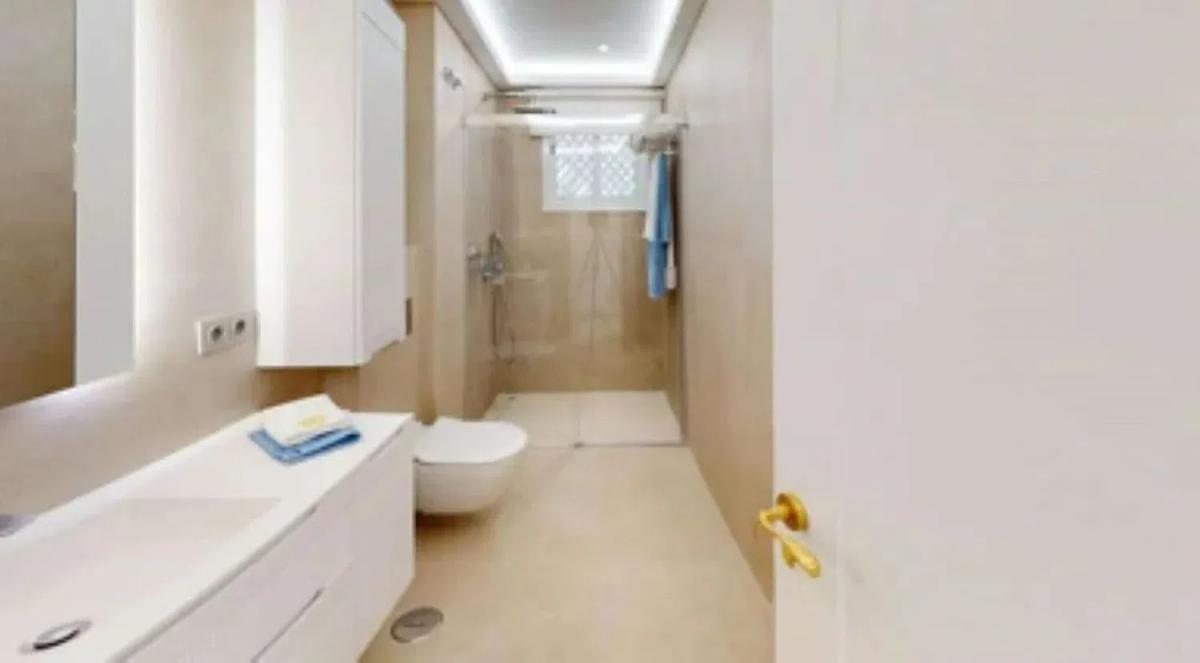 Venta de piso en Barrio Las Lomas de Río Verde, Marbella
photo 3