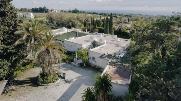 Chalet independiente en venta en Urbanización la Capellanía s/n, Marbella thumbnail 1