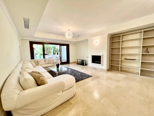 Piso en venta en  Urbanización Monte Paraíso, 5, Marbella photo 2
