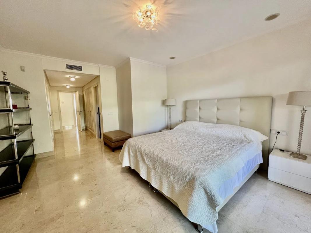 Venta de piso en Urbanización Monte Paraíso, 5, Marbella
photo 4