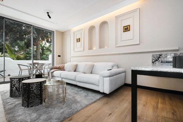 Piso en venta en  Barrio Puente Romano, Marbella photo 1