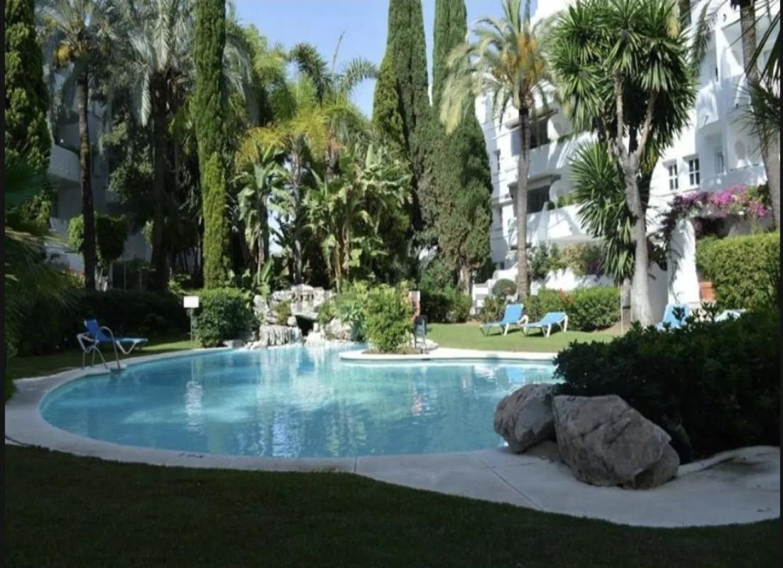 Venta de piso en Alfonso de Hohenlohe, Marbella
photo 1