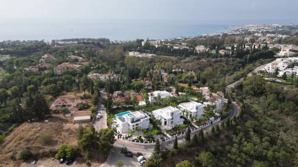 Chalet independiente en venta en  Vía, 16, Marbella photo 2