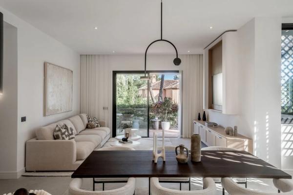 Piso en venta en  Urbanizacion Altos Reales, Marbella photo 1