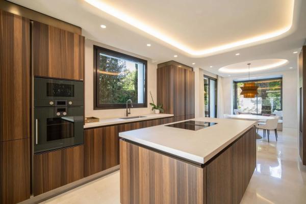 Chalet independiente en venta en  Lugar Urbanizacion Altos Reales, 8 P, Marbella photo 3