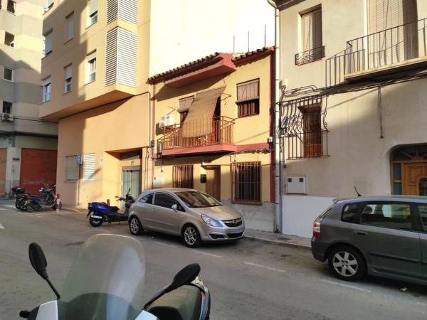 Chalet independiente en venta en  Calle QUINTANA, La Villajoyosa / Vila Joiosa photo 2