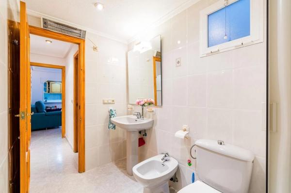 Sale of flat in Calle Nuestra Señora de Monserrate, Almoradí
 photo 4